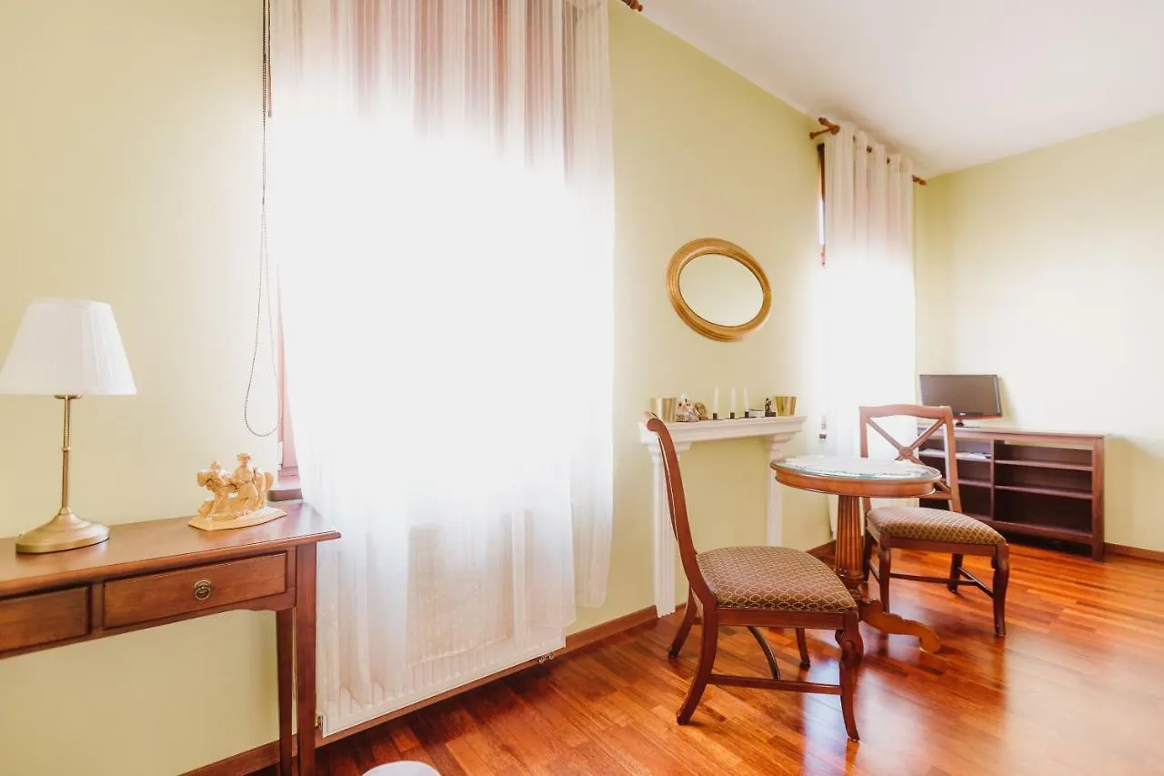 100% Cracovian Traditional Apartment Krakow